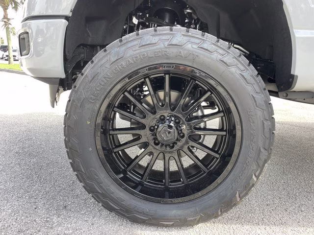 2026 Avalanche Ford F-150 Lariat Lift 4X4 Truck