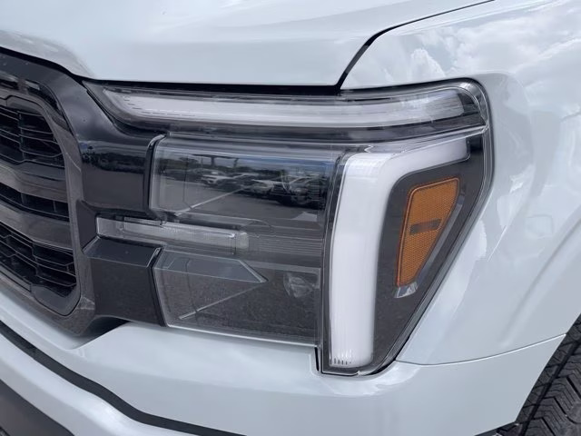2026 Avalanche Ford F-150 LARIAT 4X4 Truck