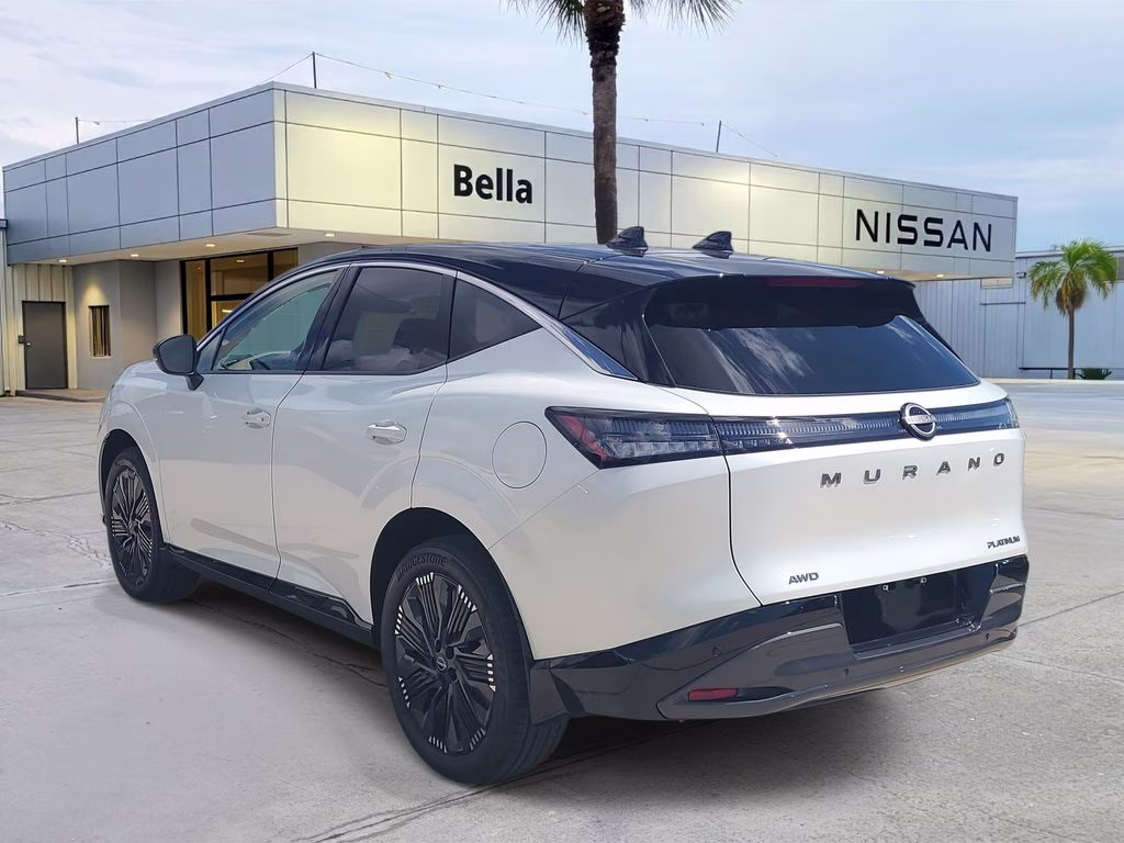 2026 Everest White Pearl/Black Nissan Murano Platinum AWD SUV