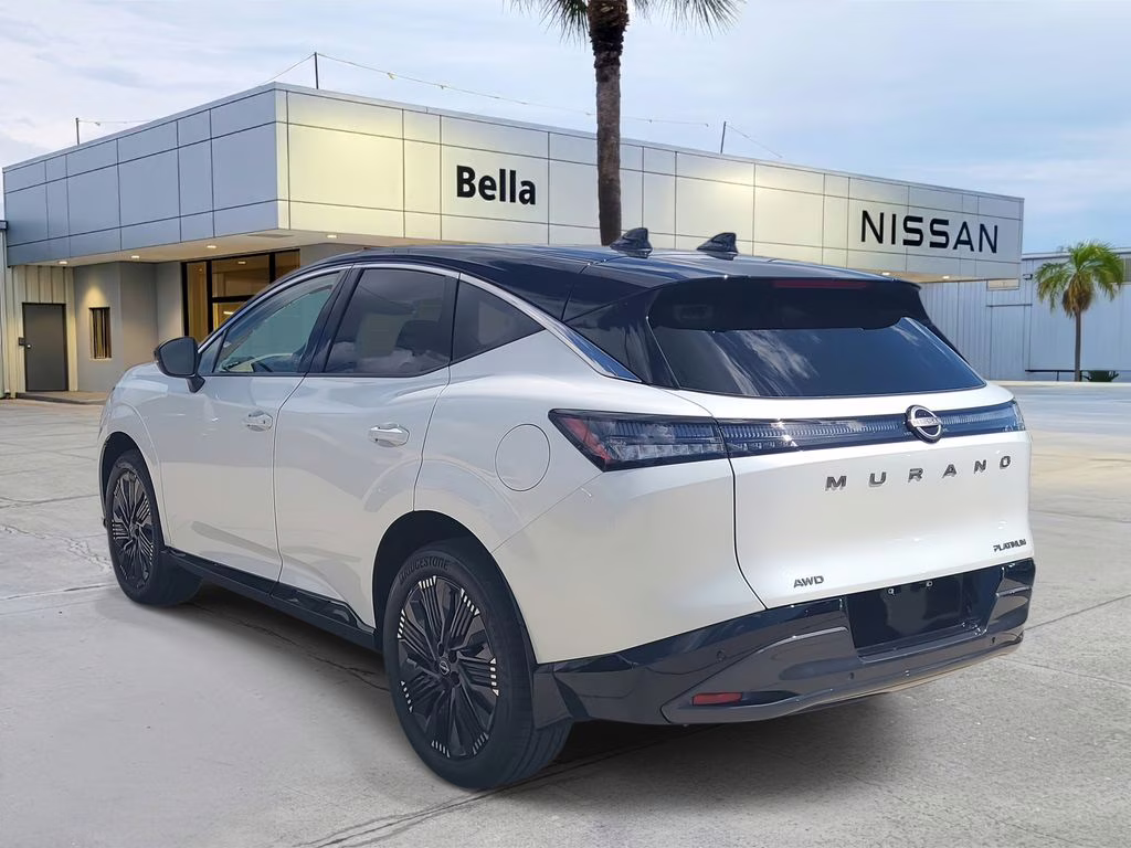 2026 Everest White Pearl/Black Nissan Murano Platinum AWD SUV