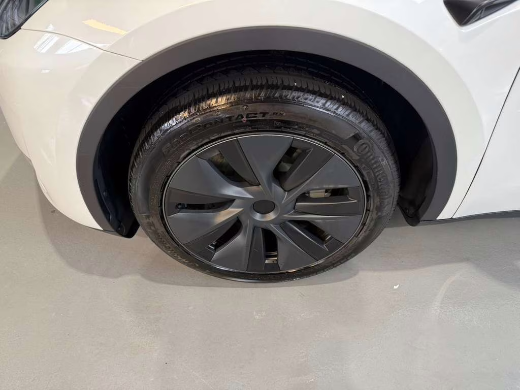 2024 Pearl White Multi-Coat Tesla Model Y Long Range RWD SUV
