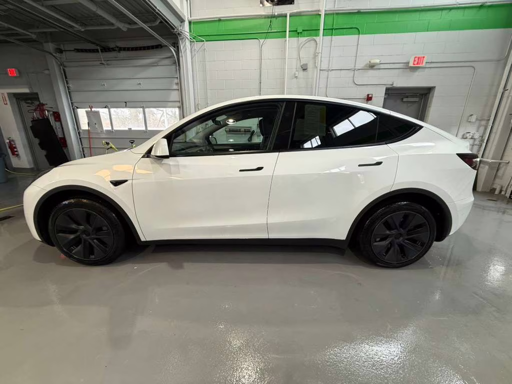 2024 Pearl White Multi-Coat Tesla Model Y Long Range RWD SUV