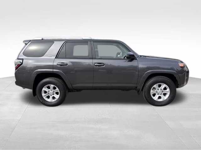2016 Magnetic Gray Metallic Toyota 4Runner SR5 4X4 SUV