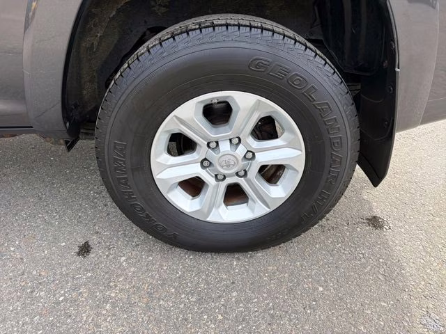 2016 Magnetic Gray Metallic Toyota 4Runner SR5 4X4 SUV