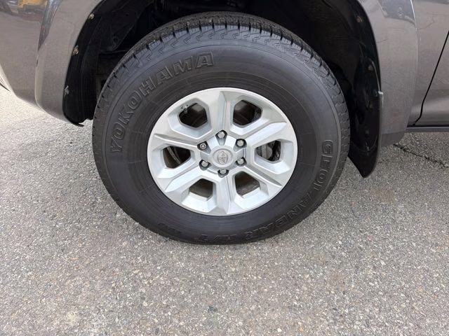 2016 Magnetic Gray Metallic Toyota 4Runner SR5 4X4 SUV