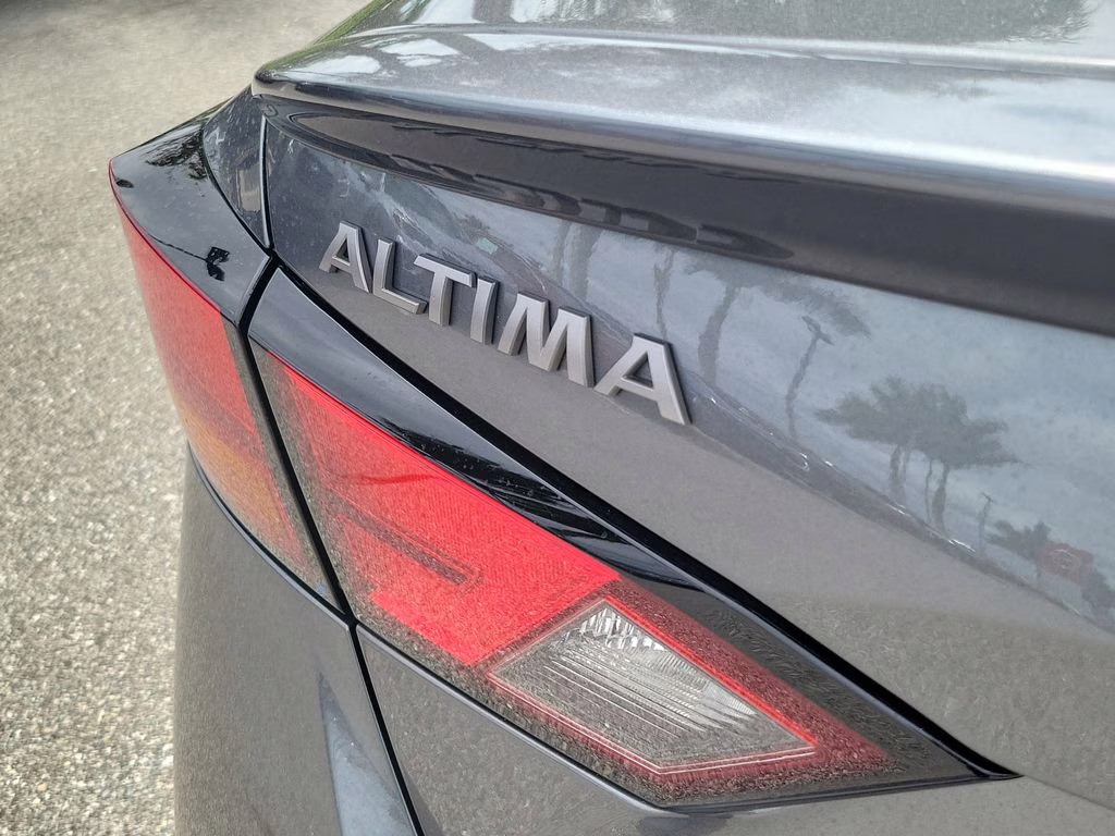 2025 Gun Metallic Nissan Altima 2.5 S FWD Sedan