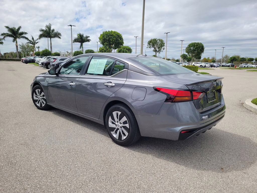 2025 Gun Metallic Nissan Altima 2.5 S FWD Sedan