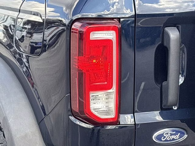 2021 Antimatter Blue Metallic Ford Bronco Big Bend 4X4 Convertible