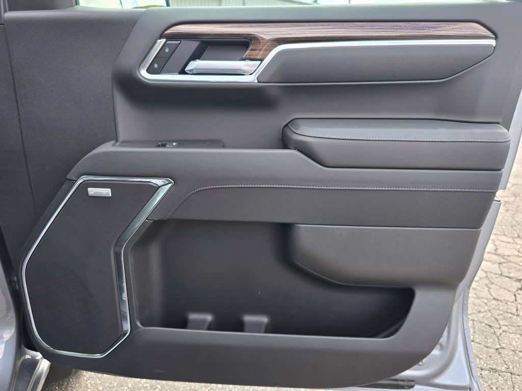 2026 Sterling Gray Metallic Chevrolet Silverado 1500 LT Trail Boss 4X4 Truck