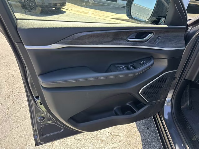 2026 Baltic Gray Metallic Clearcoat Jeep Grand Cherokee Limited 4X4 SUV