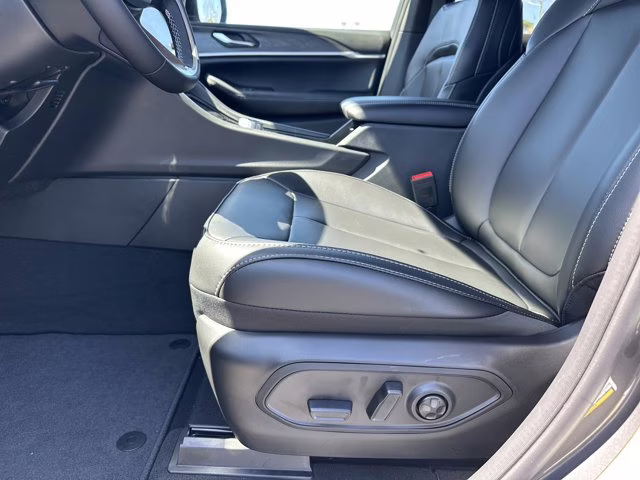 2026 Baltic Gray Metallic Clearcoat Jeep Grand Cherokee Limited 4X4 SUV