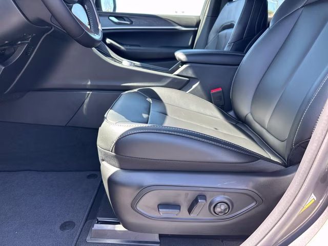 2026 Baltic Gray Metallic Clearcoat Jeep Grand Cherokee Limited 4X4 SUV