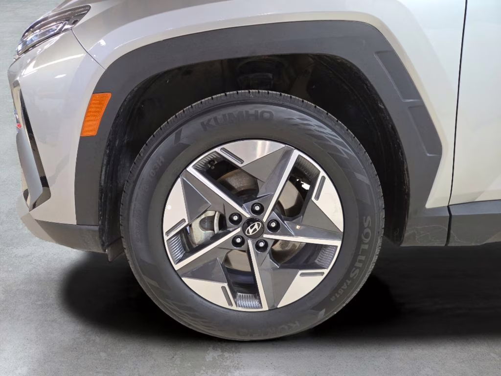 2025 Shimmering Silver Hyundai Tucson SEL AWD SUV