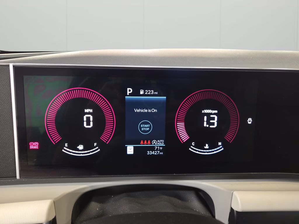 2025 Shimmering Silver Hyundai Tucson SEL AWD SUV