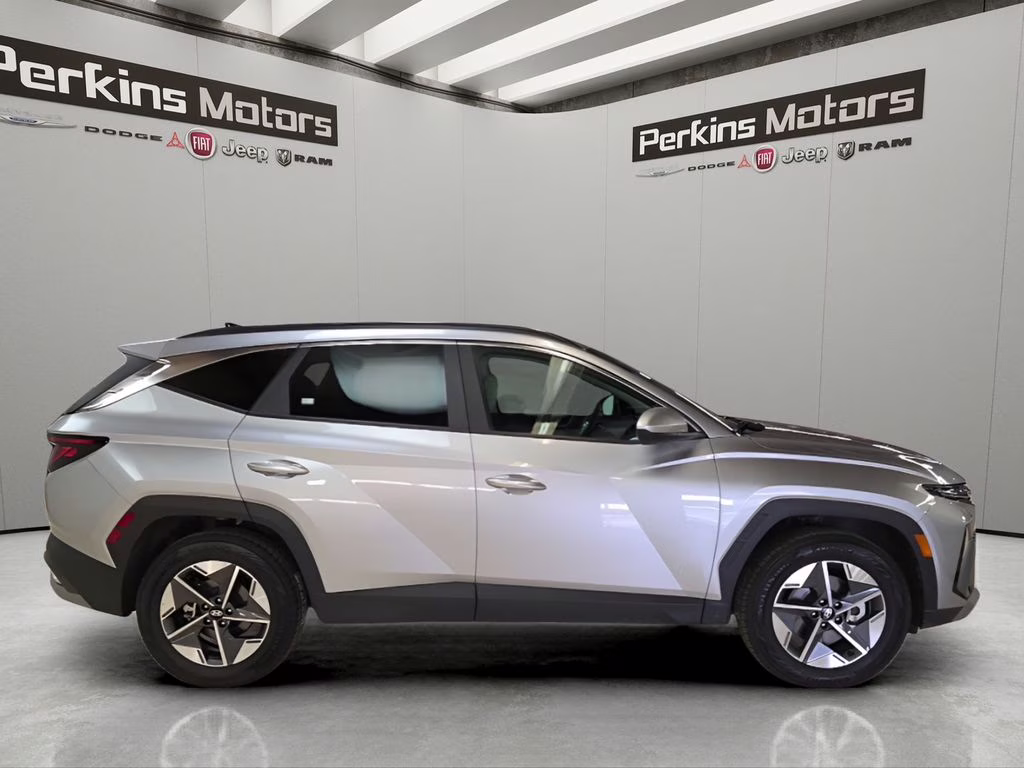 2025 Shimmering Silver Hyundai Tucson SEL AWD SUV