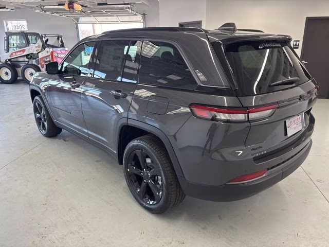 2026 Baltic Gray Metallic Clearcoat Jeep Grand Cherokee Limited 4X4 SUV