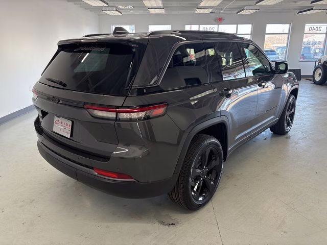 2026 Baltic Gray Metallic Clearcoat Jeep Grand Cherokee Limited 4X4 SUV