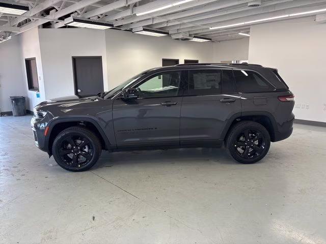2026 Baltic Gray Metallic Clearcoat Jeep Grand Cherokee Limited 4X4 SUV