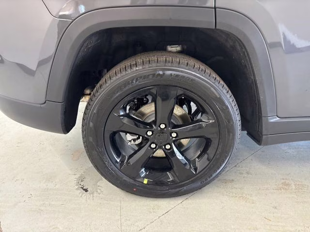 2026 Baltic Gray Metallic Clearcoat Jeep Grand Cherokee Limited 4X4 SUV