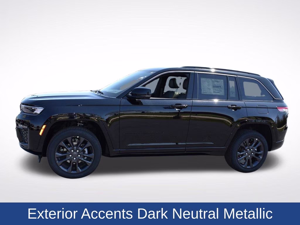 2026 Diamond Black Crystal Pearlcoat Jeep Grand Cherokee Limited 4X4 SUV
