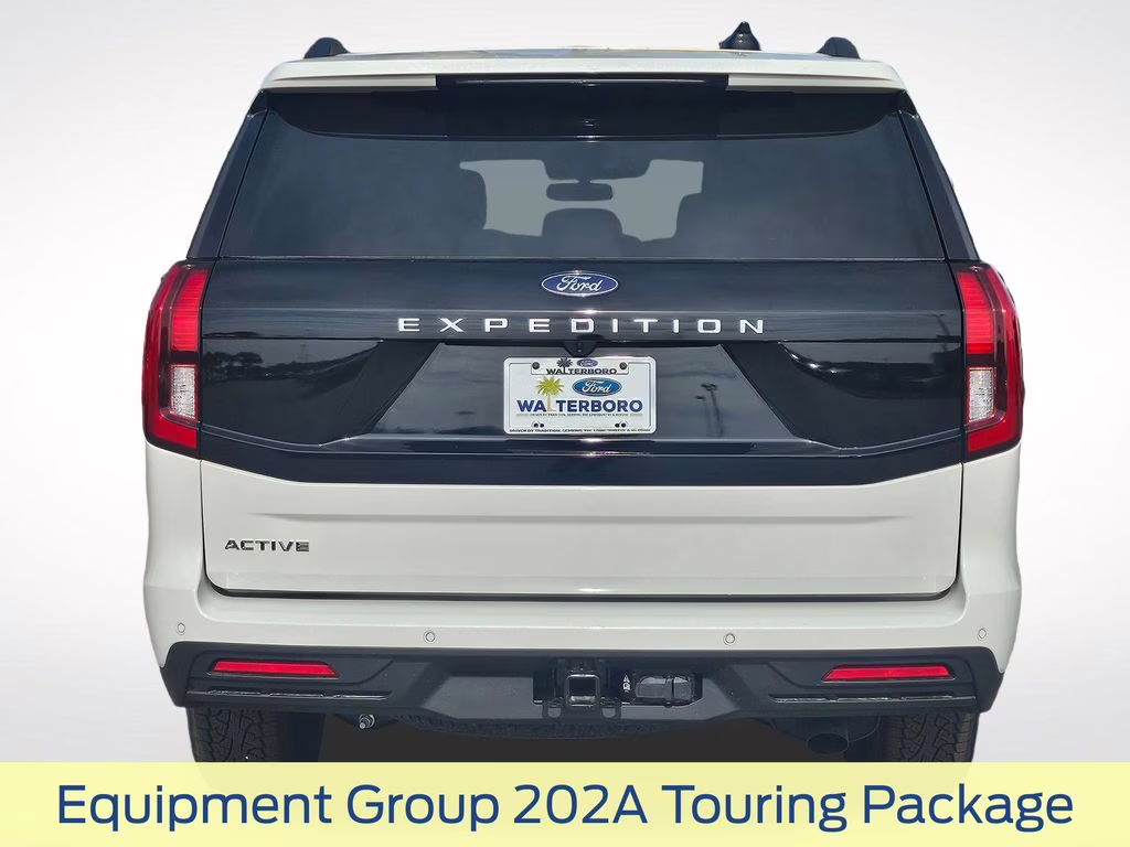 2026 Star White Metallic Tri-Coat Ford Expedition Active RWD SUV