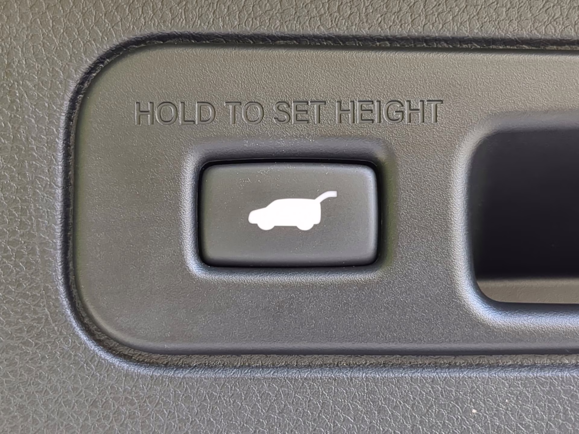 2024 Lunar Silver Metallic Honda Pilot Touring FWD SUV