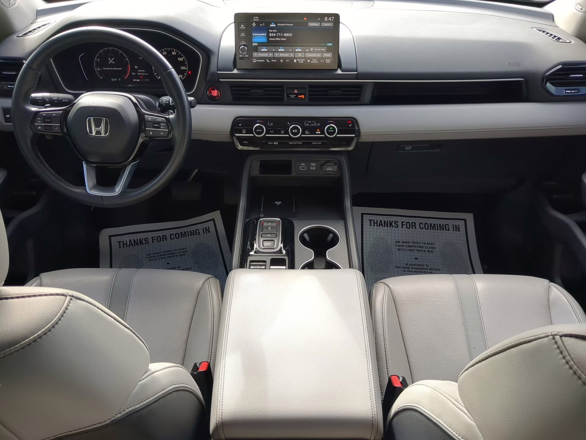 2024 Lunar Silver Metallic Honda Pilot Touring FWD SUV