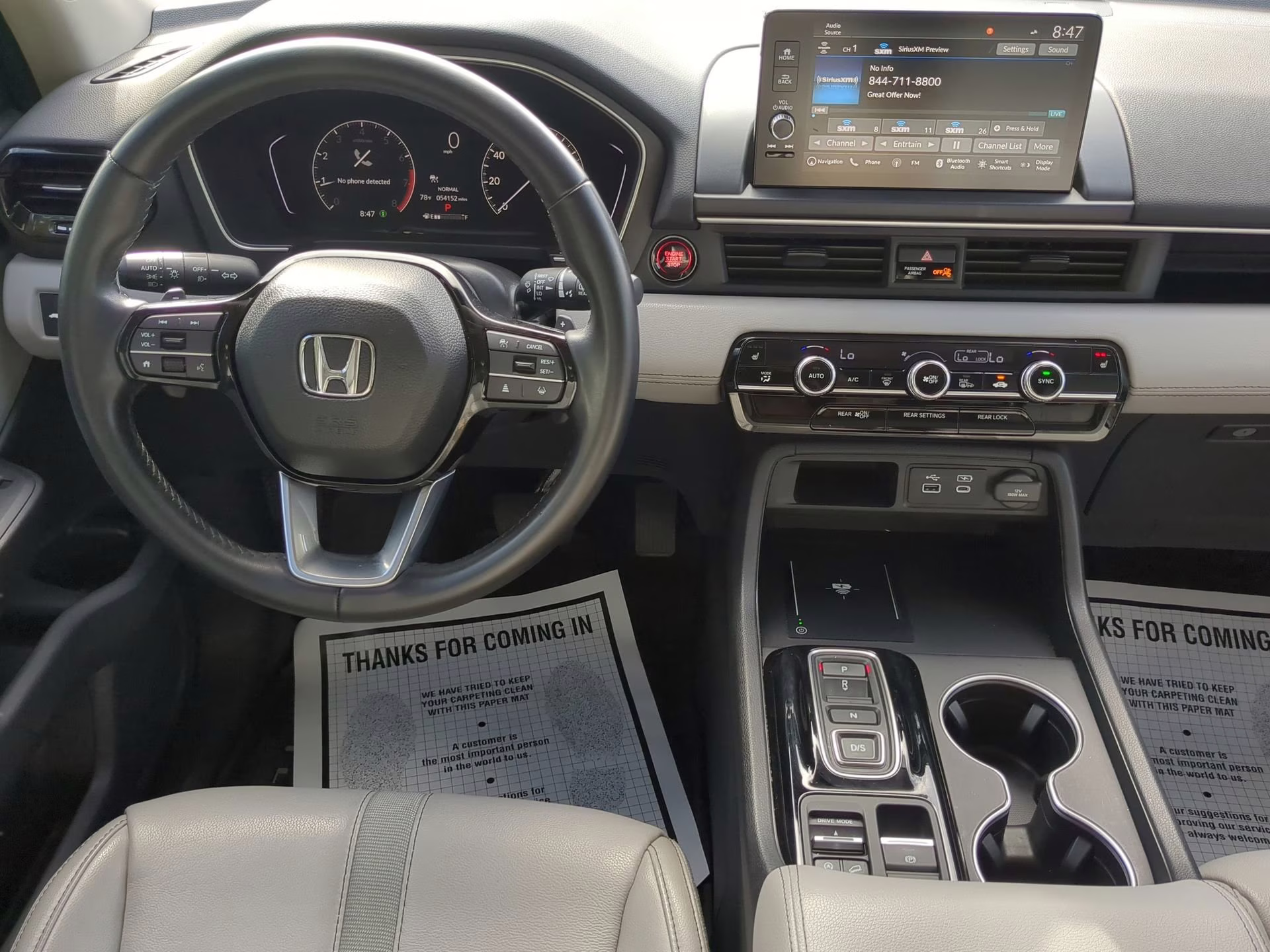 2024 Lunar Silver Metallic Honda Pilot Touring FWD SUV