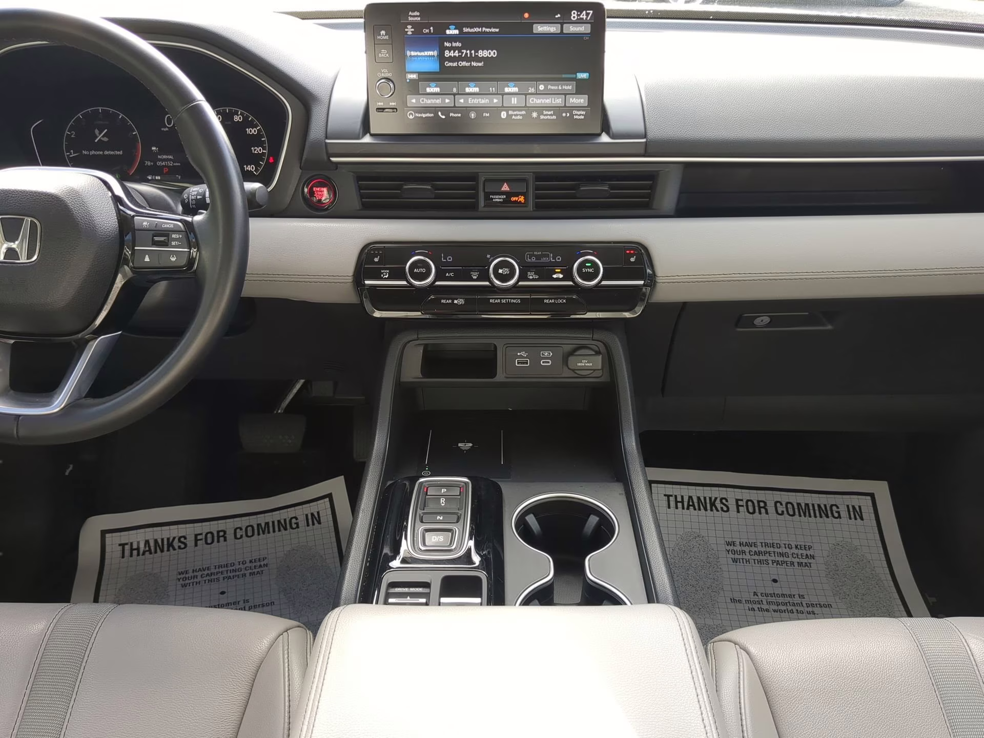 2024 Lunar Silver Metallic Honda Pilot Touring FWD SUV