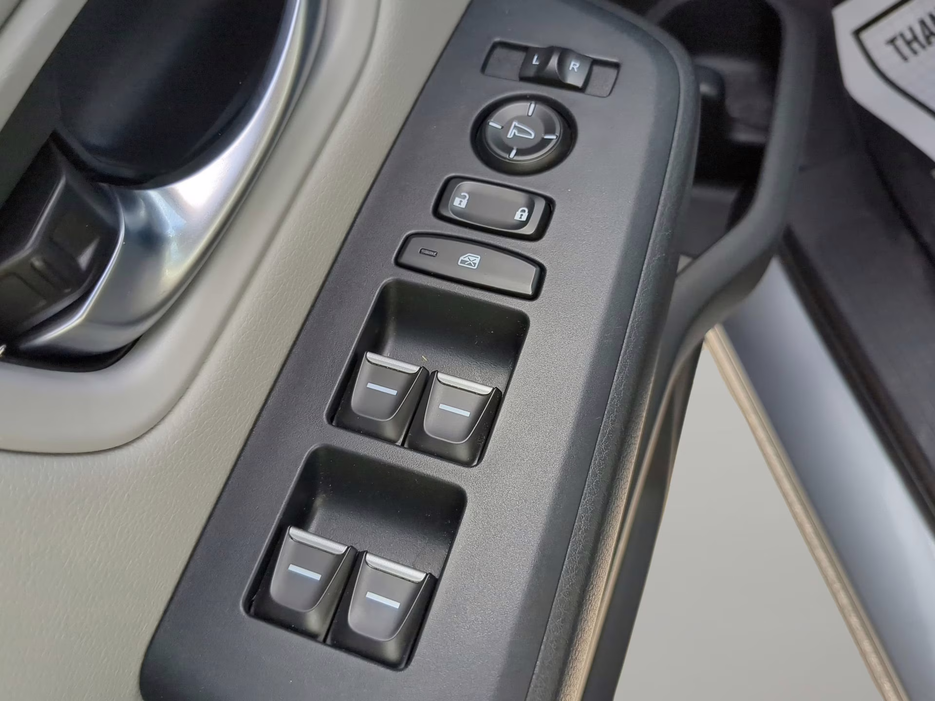 2024 Lunar Silver Metallic Honda Pilot Touring FWD SUV