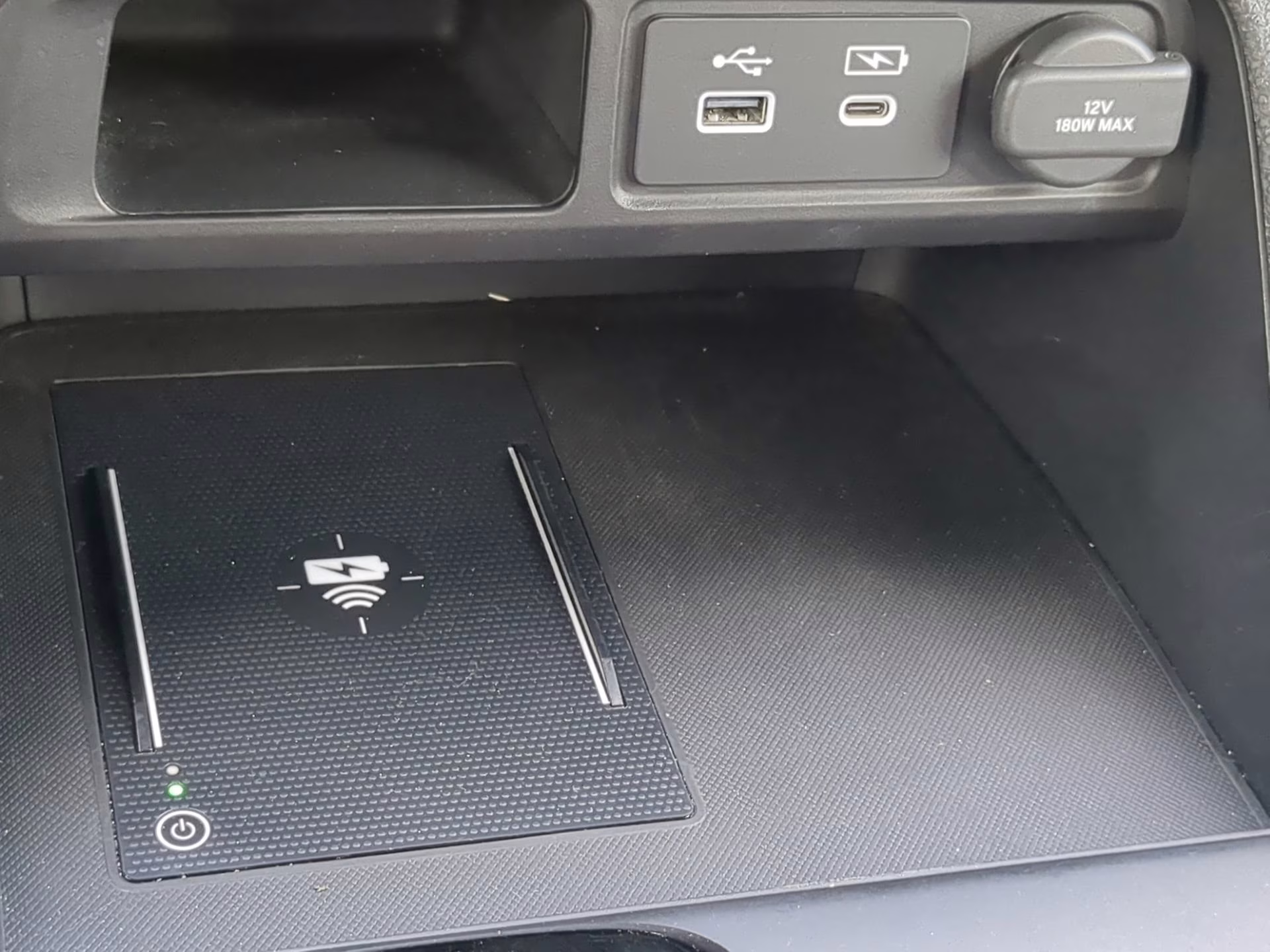 2024 Lunar Silver Metallic Honda Pilot Touring FWD SUV