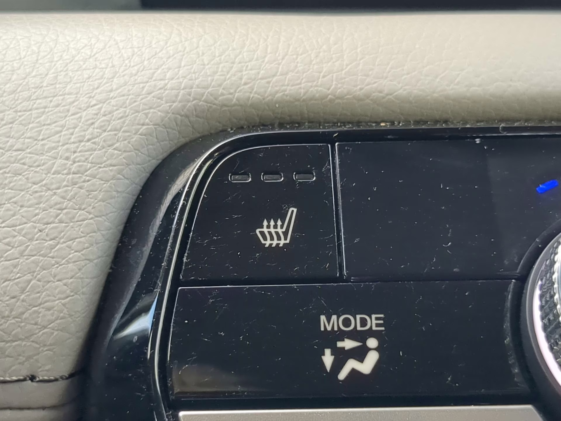 2024 Lunar Silver Metallic Honda Pilot Touring FWD SUV