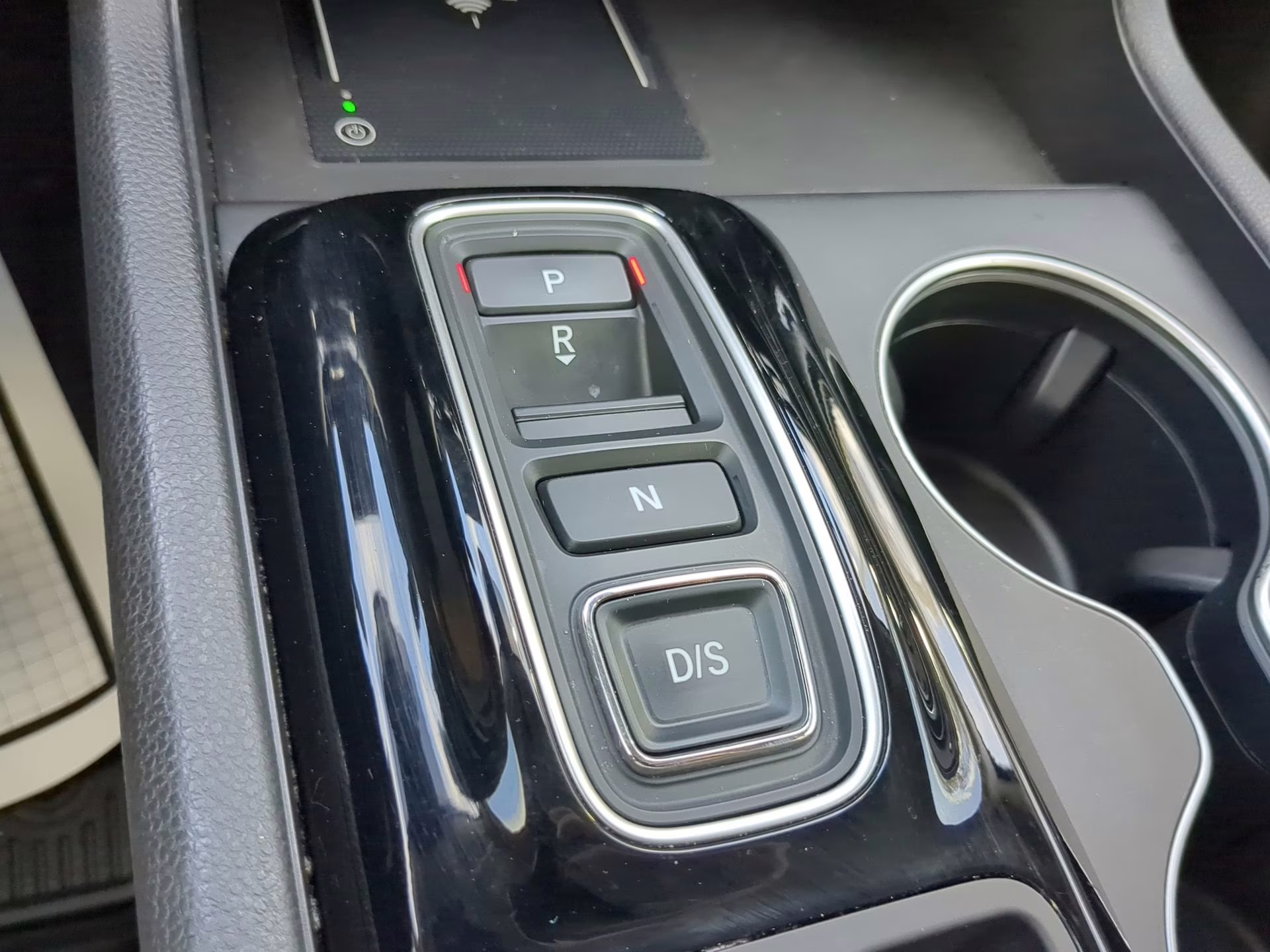 2024 Lunar Silver Metallic Honda Pilot Touring FWD SUV