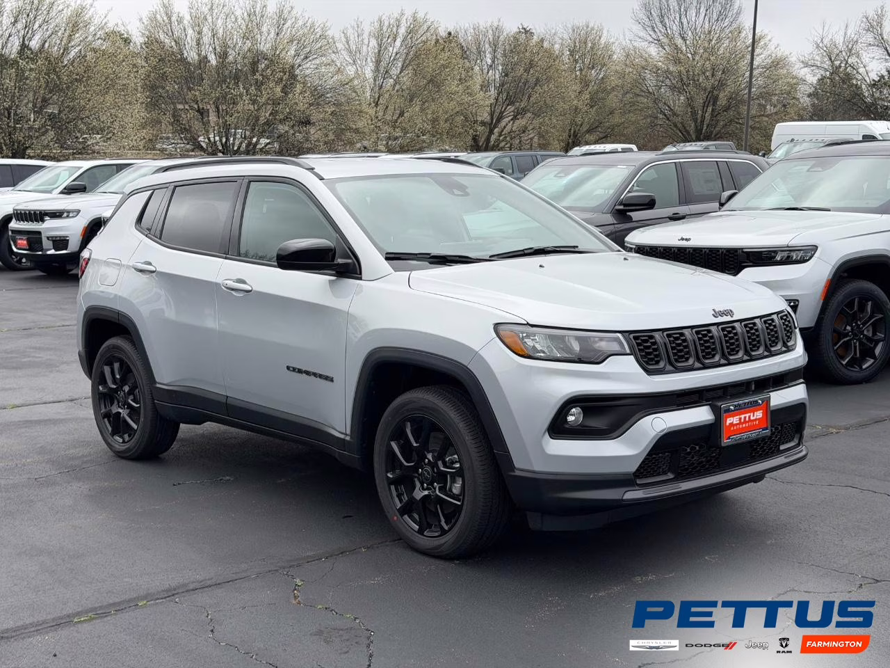 2026 Silver Zynith Metallic Clearcoat Jeep Compass Latitude 4X4 SUV
