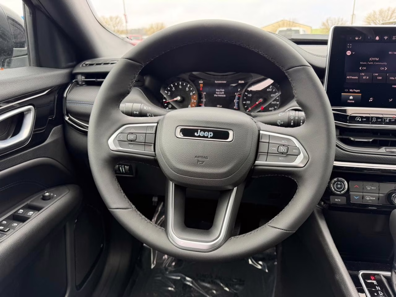 2026 Silver Zynith Metallic Clearcoat Jeep Compass Latitude 4X4 SUV