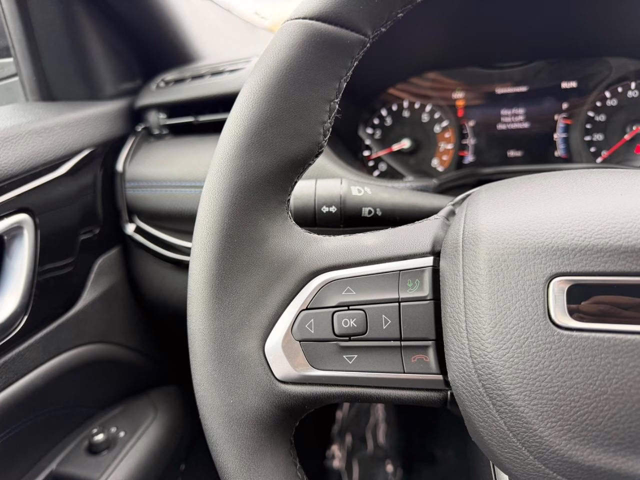 2026 Silver Zynith Metallic Clearcoat Jeep Compass Latitude 4X4 SUV