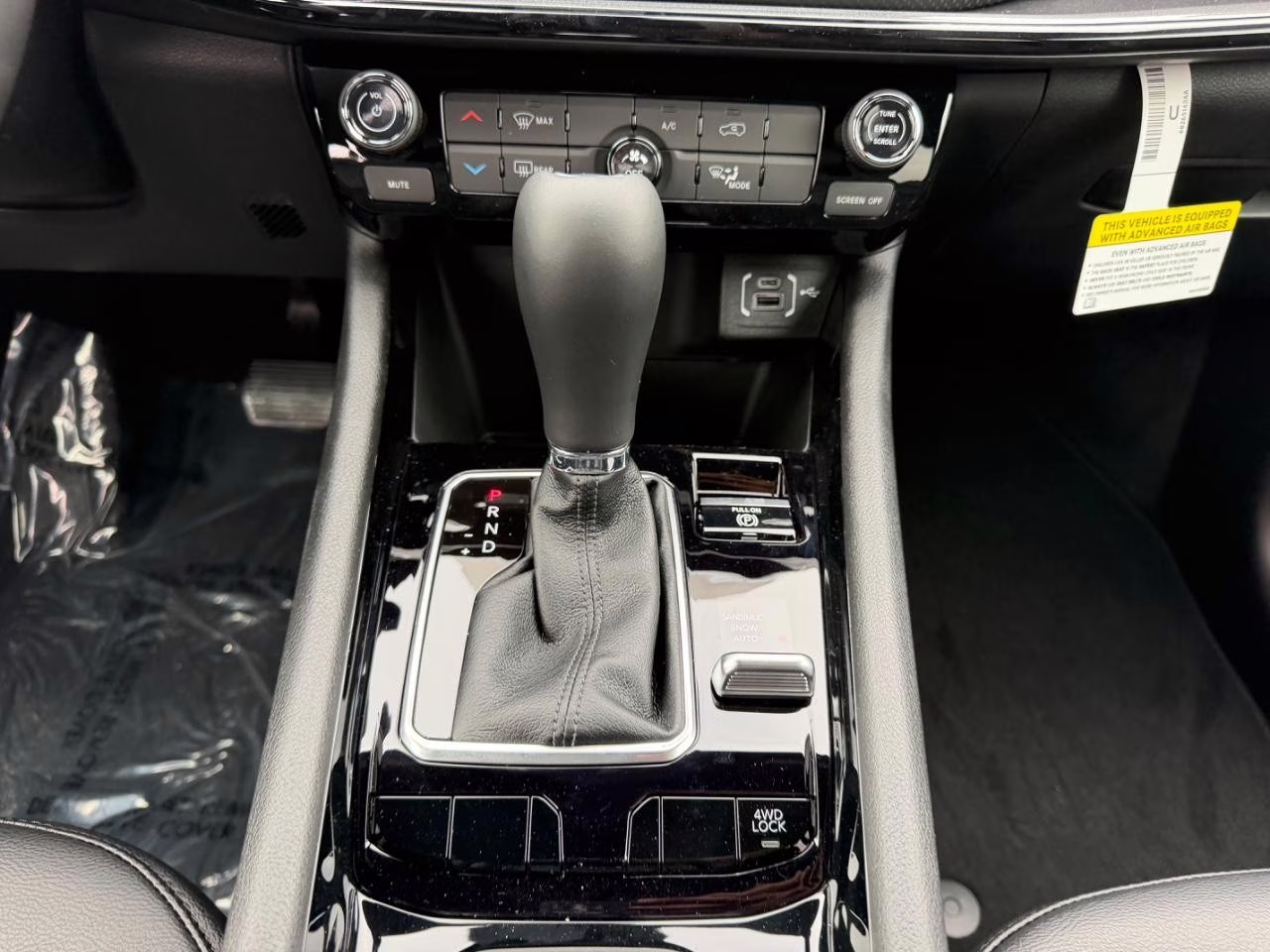 2026 Silver Zynith Metallic Clearcoat Jeep Compass Latitude 4X4 SUV