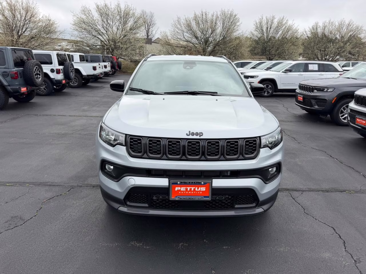 2026 Silver Zynith Metallic Clearcoat Jeep Compass Latitude 4X4 SUV