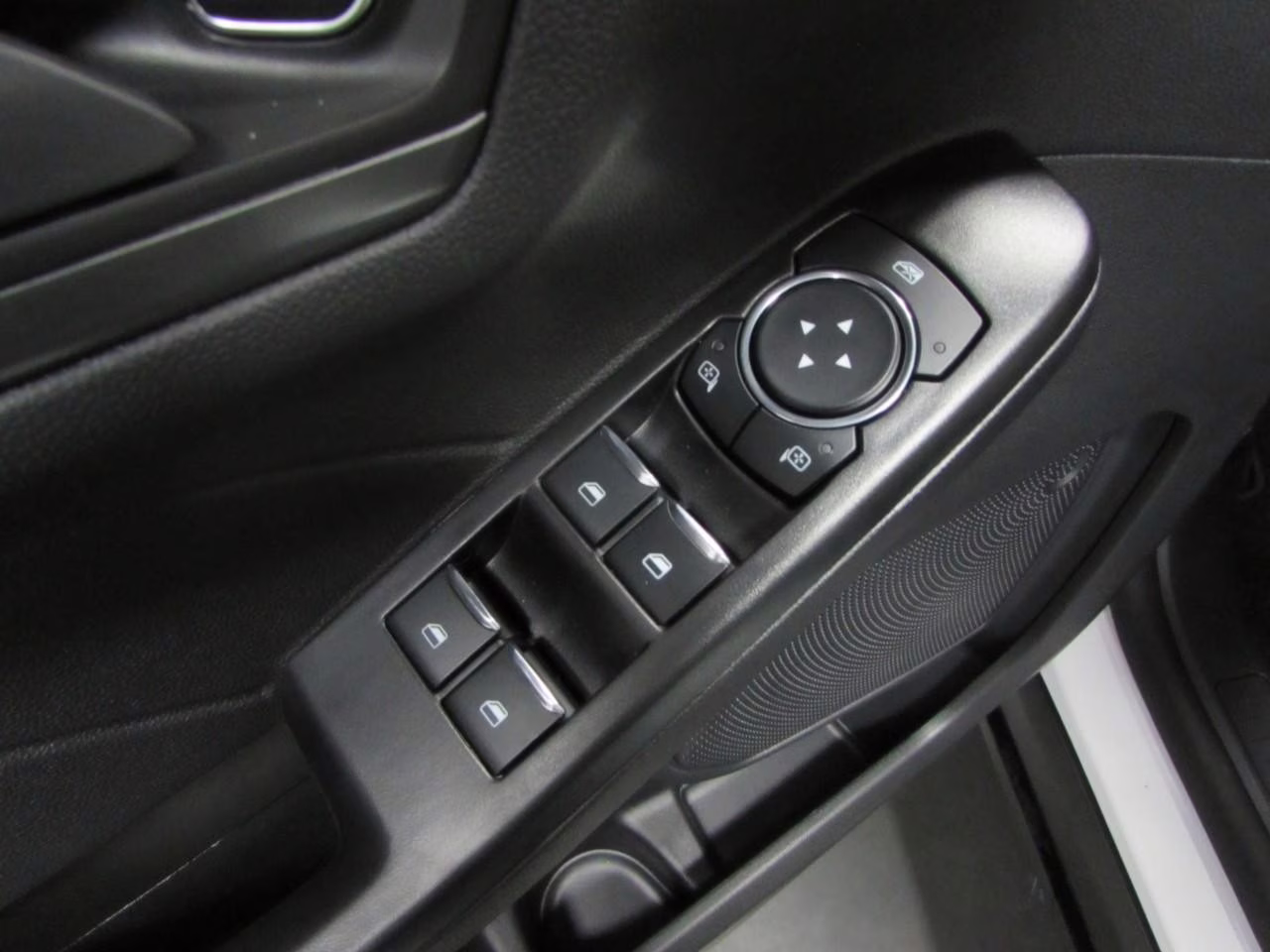 2026 Oxford White Ford Escape Active FWD SUV