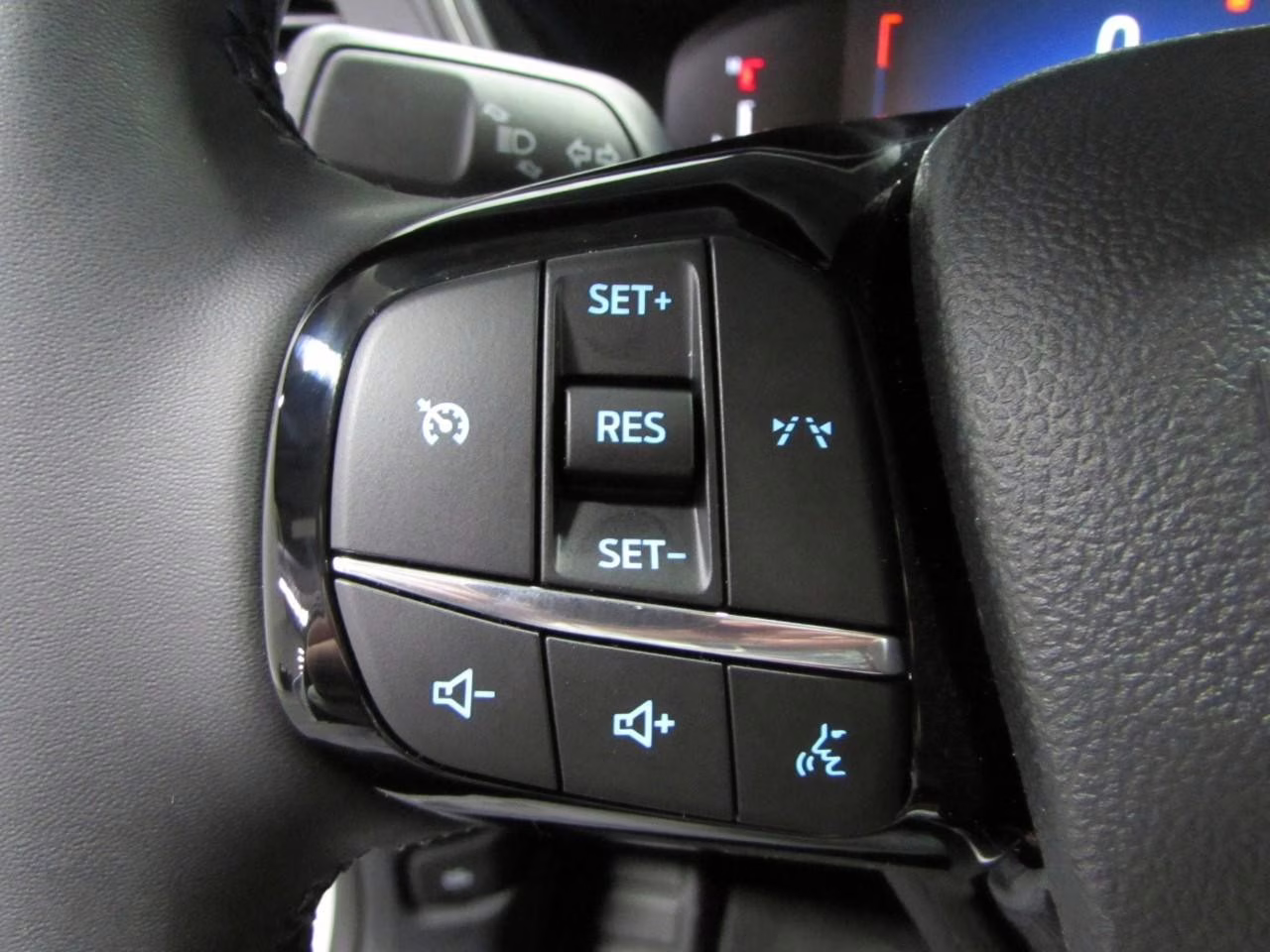 2026 Oxford White Ford Escape Active FWD SUV