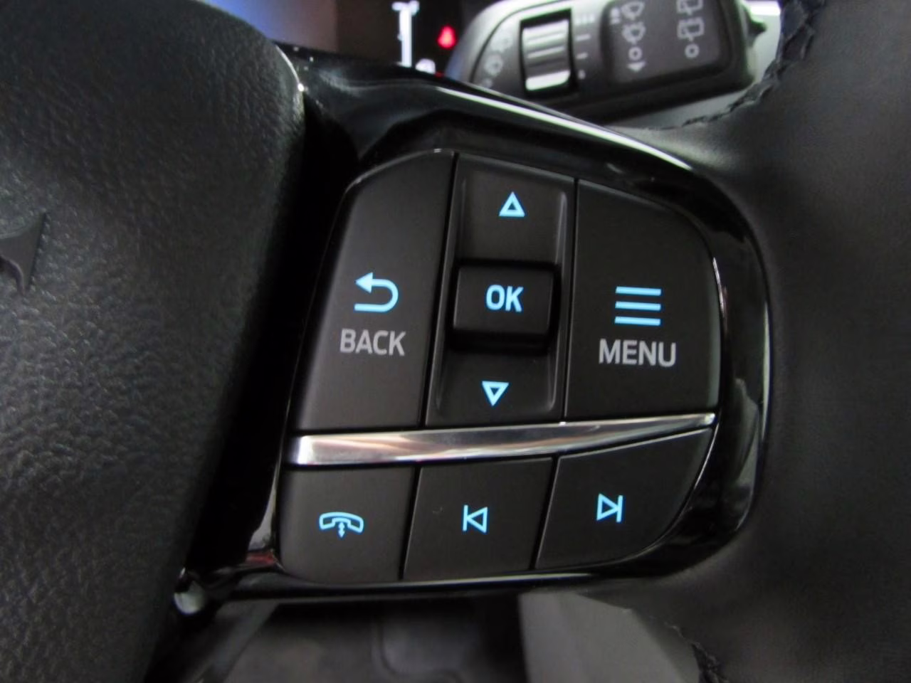 2026 Oxford White Ford Escape Active FWD SUV