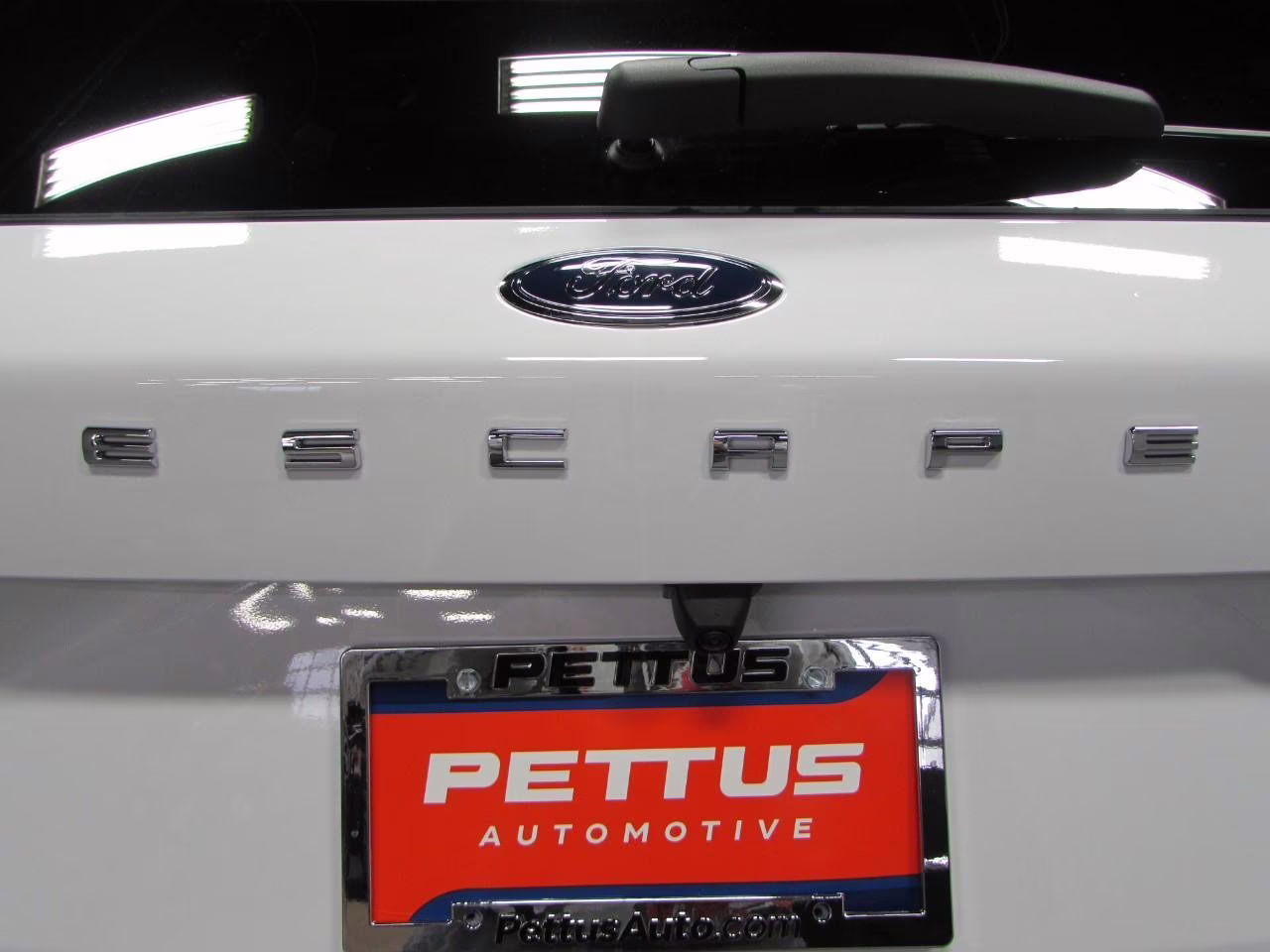 2026 Oxford White Ford Escape Active FWD SUV