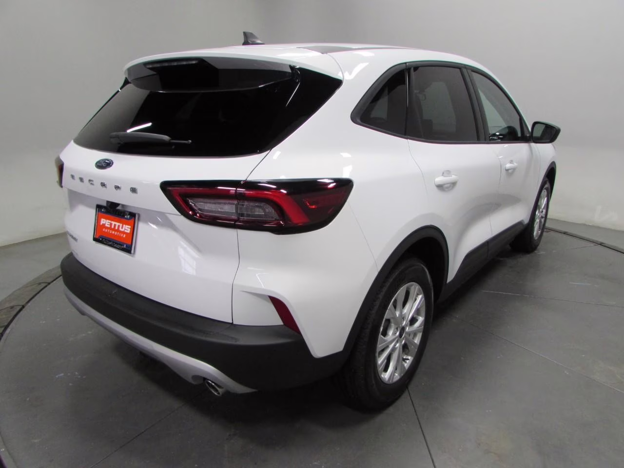 2026 Oxford White Ford Escape Active FWD SUV