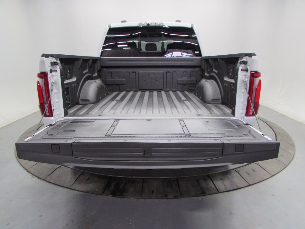 2026 Avalanche Ford F-150 Raptor 4X4 Truck