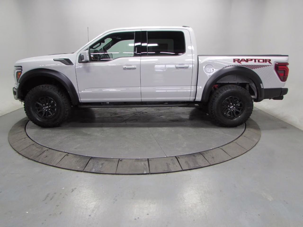 2026 Avalanche Ford F-150 Raptor 4X4 Truck