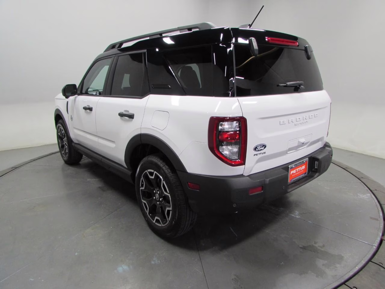 2026 Oxford White Ford Bronco Sport Outer Banks 4X4 SUV