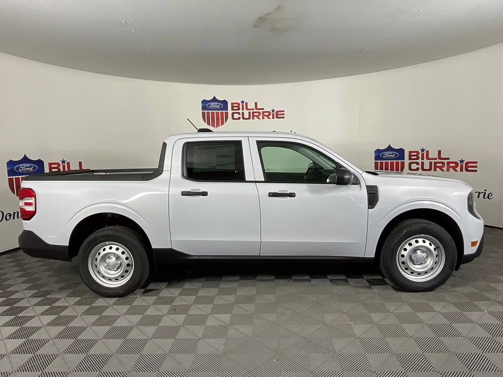 2026 White Metallic Ford Maverick XL FWD Truck