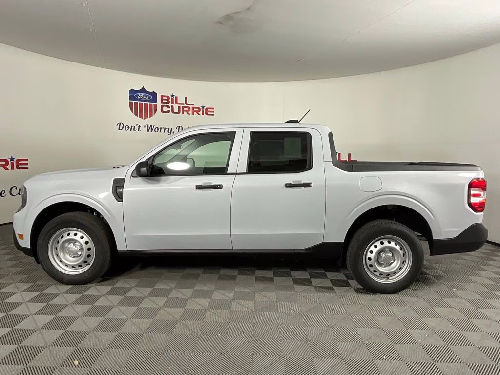 2026 White Metallic Ford Maverick XL FWD Truck