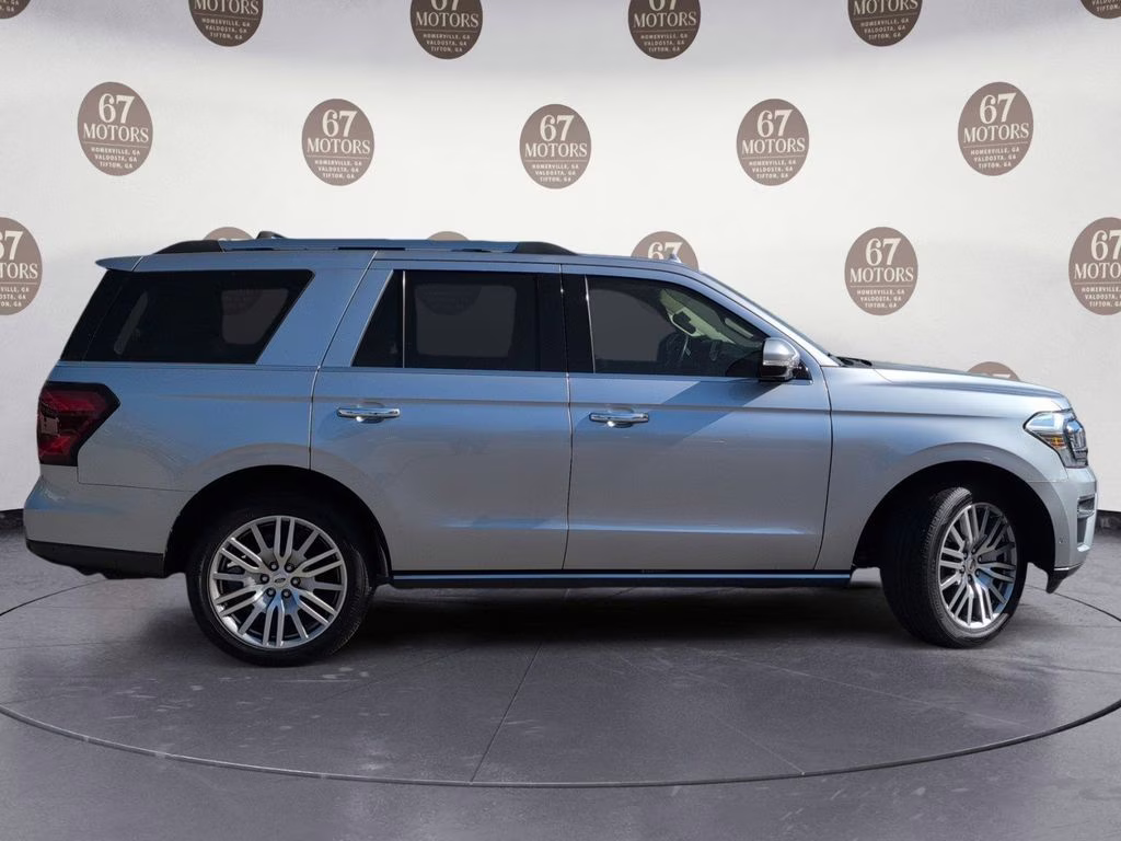 2022 Silver Metallic Ford Expedition Limited RWD SUV