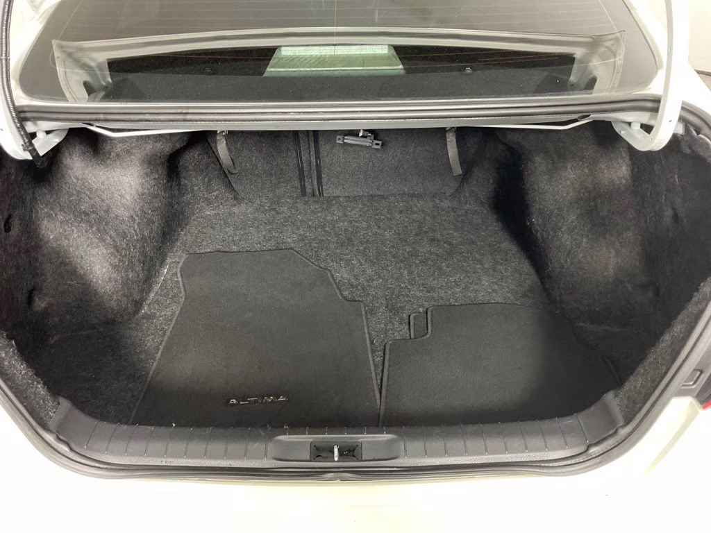 2018 Glacier White Nissan Altima 2.5 SL FWD Sedan